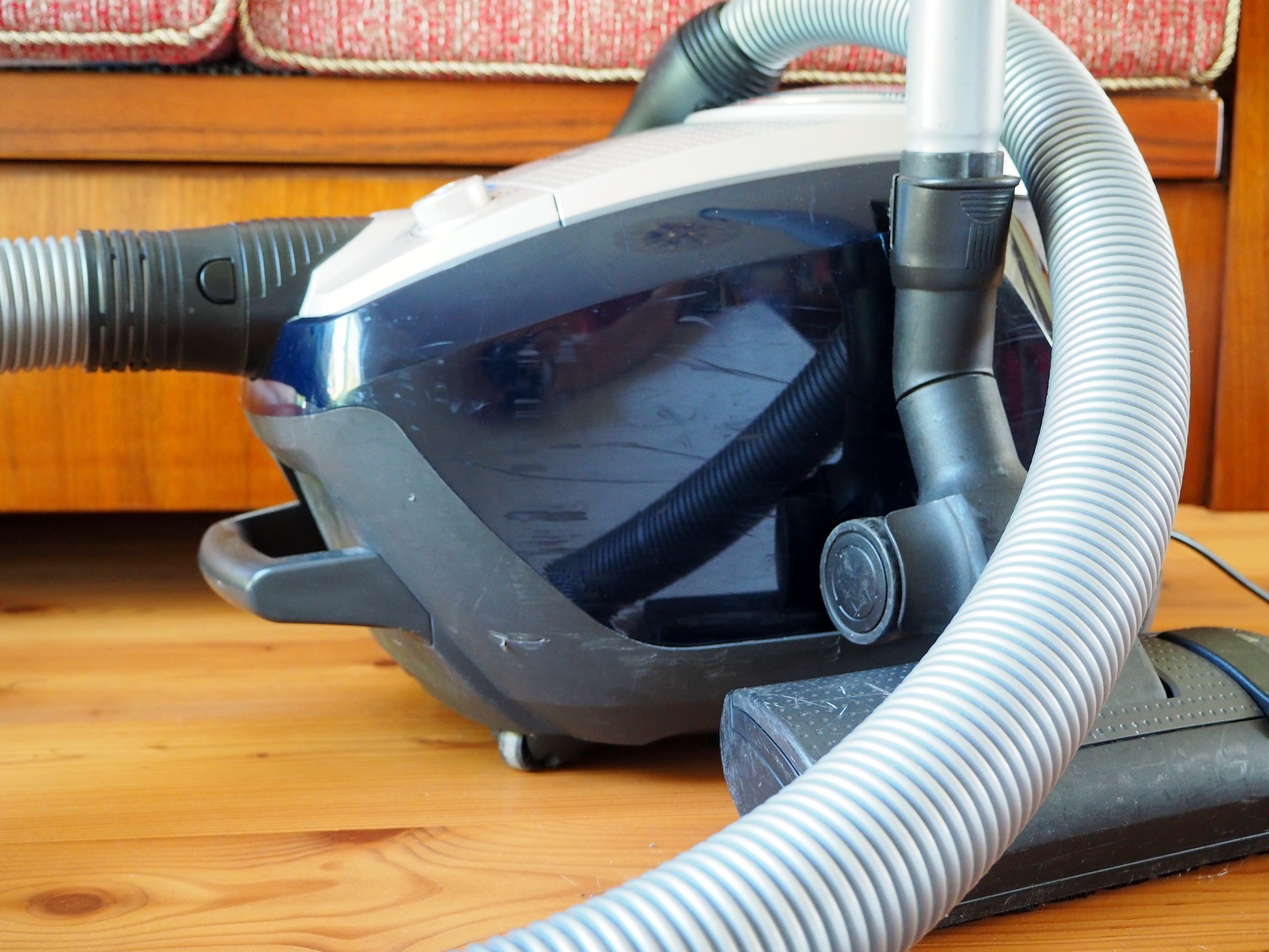 vacuum-cleaner-2717154_1920